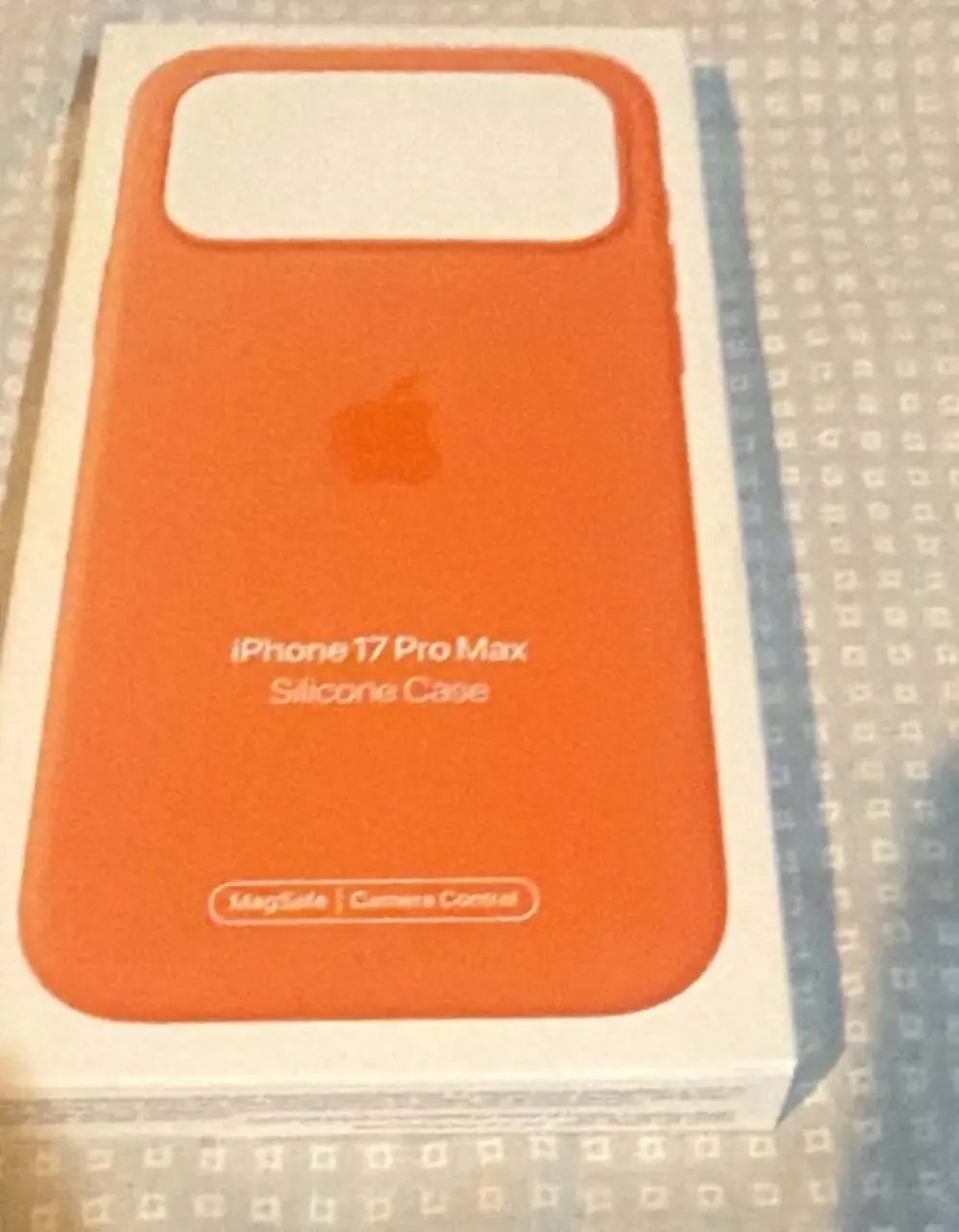 Apple iPhone 17 Pro Max Silicone Case with MagSafe - Orange